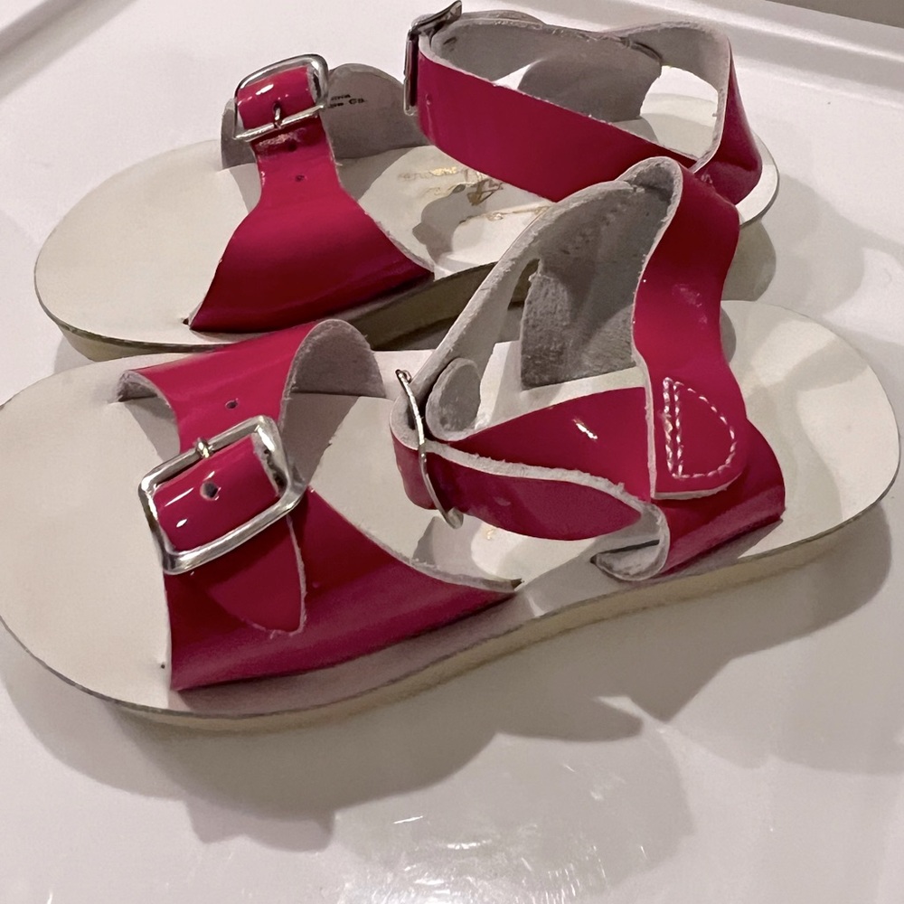 Size 7 Hot Pink Sun San Sea Wees Sandals. Worn once!